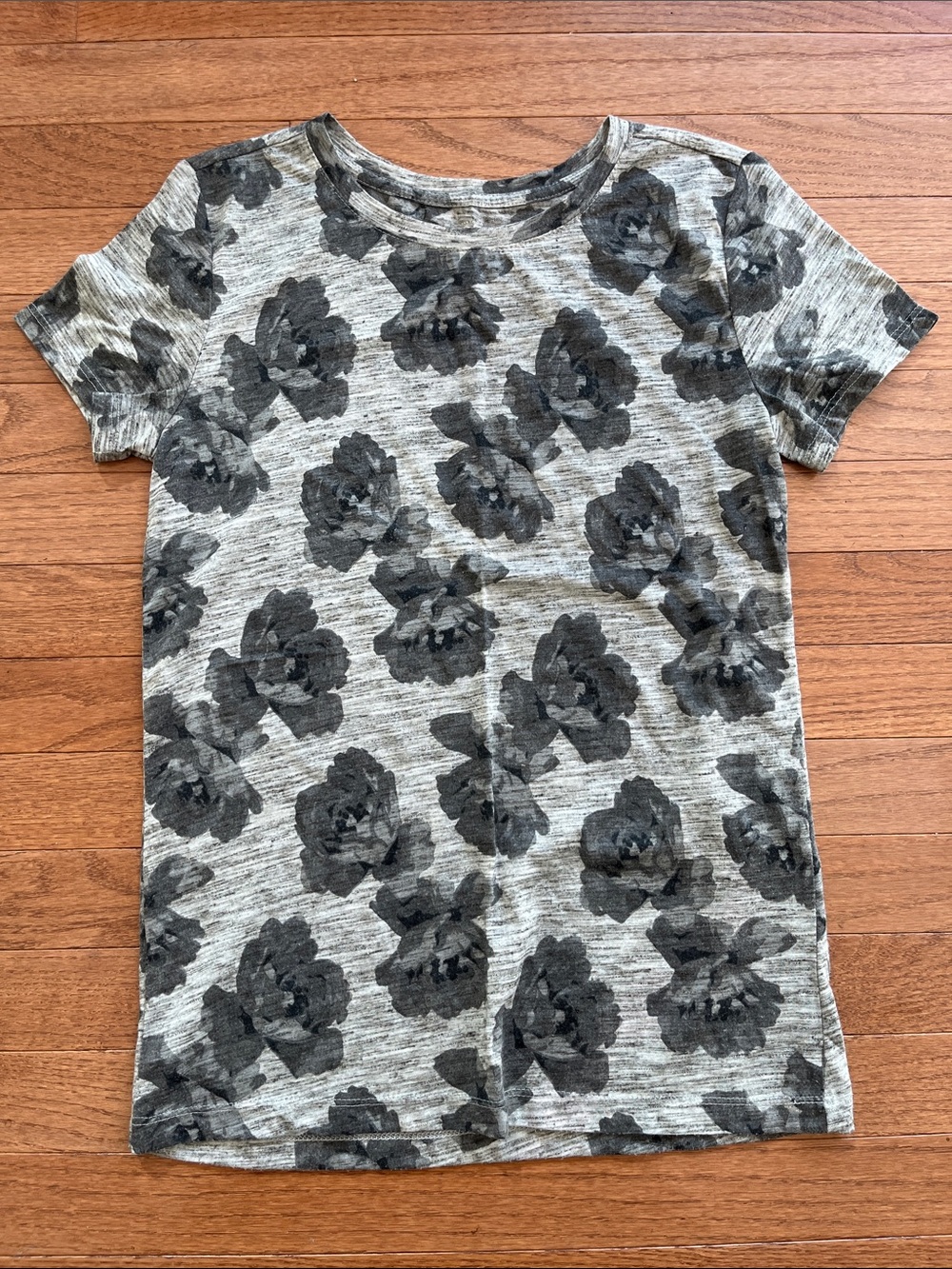 LOFT Gray & Black Floral Short Sleeve Tee